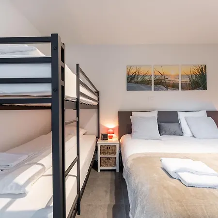 Cosy @ Sea With Terrace By Interhome Apartamento Ostende