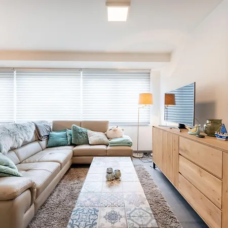 Apartamento Cosy @ Sea With Terrace By Interhome